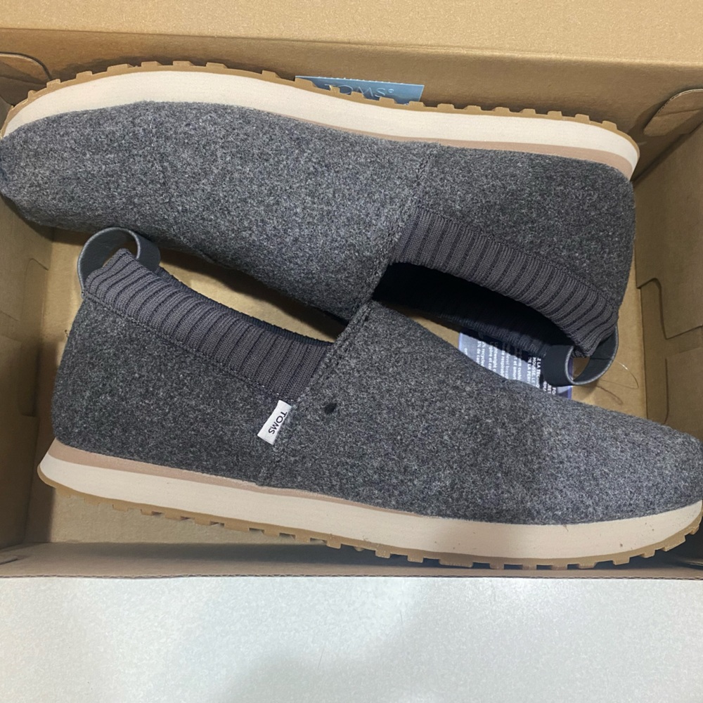 NWT Toms Alpargata Resident Shoes